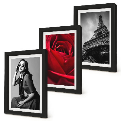 Ensemble de 3 tableaux Parisienne avec des lunettes roses et la tour Eiffel