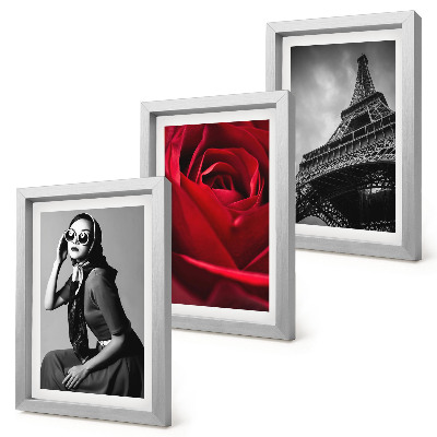 Ensemble de 3 tableaux Parisienne avec des lunettes roses et la tour Eiffel