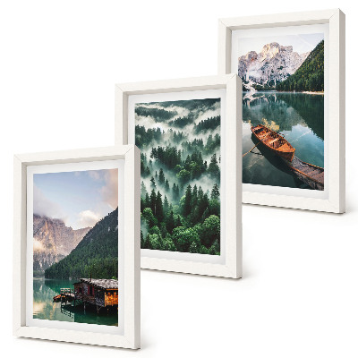 Ensemble de 3 tableaux Paysages de montagne avec un lac, un bateau et une forêt dans le brouillard