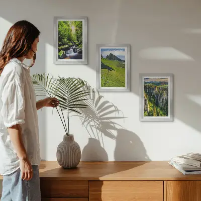 Lot de 3 tableaux représentant des paysages de montagne verdoyants avec une cascade et une forêt