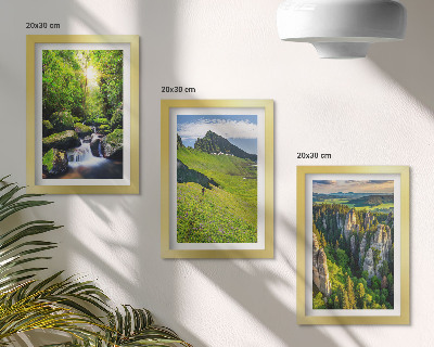 Lot de 3 tableaux Paysages de montagne verdoyants avec une cascade et une forêt