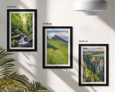 Lot de 3 tableaux Paysages de montagne verdoyants avec une cascade et une forêt