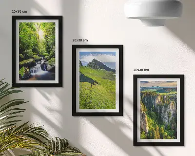 Lot de 3 tableaux représentant des paysages de montagne verdoyants avec une cascade et une forêt