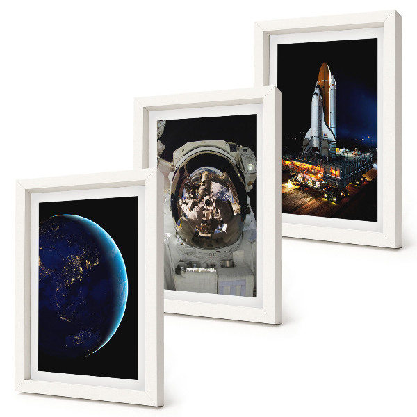 Lot de 3 tableaux Vues spatiales avec la Terre, un astronaute et une fusée