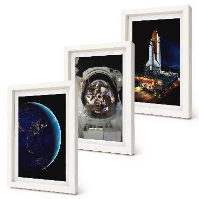 Lot de 3 tableaux Vues spatiales avec la Terre, un astronaute et une fusée