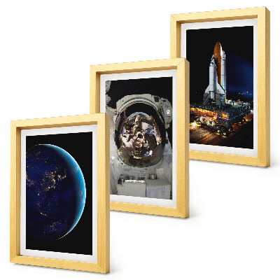 Lot de 3 tableaux Vues spatiales avec la Terre, un astronaute et une fusée