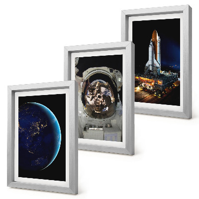 Lot de 3 tableaux Vues spatiales avec la Terre, un astronaute et une fusée