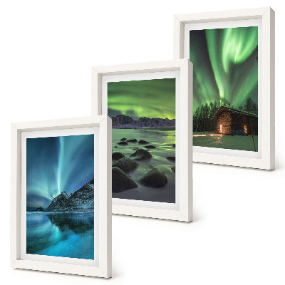 Mur de cadres Paysages d'hiver avec les aurores boréales au-dessus des montagnes