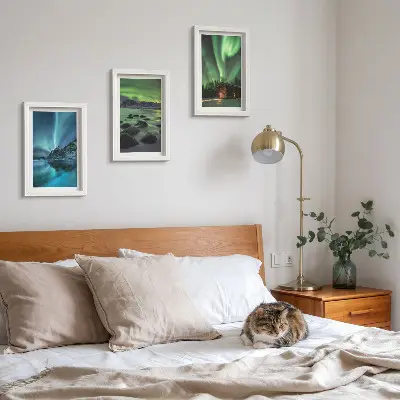 Mur de cadres paysages d'hiver avec aurores boréales au-dessus des montagnes