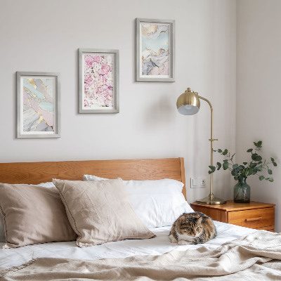 Mur de cadres Fleurs roses aux motifs marbrés et pastel