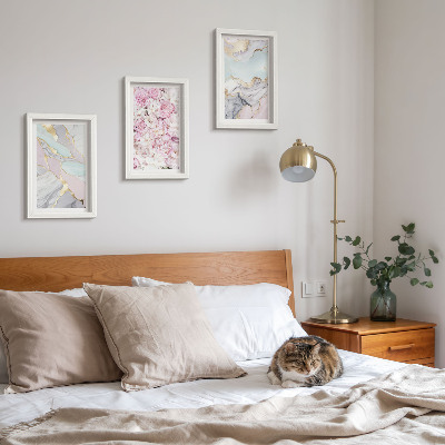 Mur de cadres Fleurs roses aux motifs marbrés et pastel