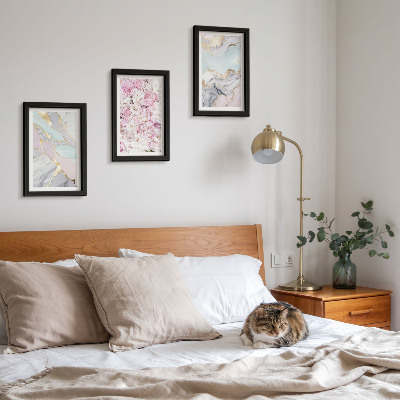 Mur de cadres Fleurs roses aux motifs marbrés et pastel