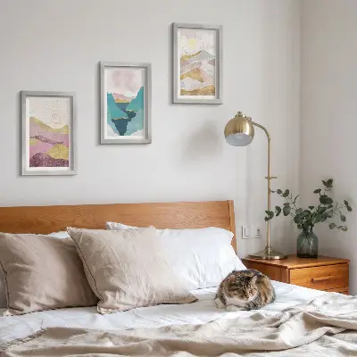 Lot de 3 tableaux représentant des paysages abstraits avec montagnes et soleil