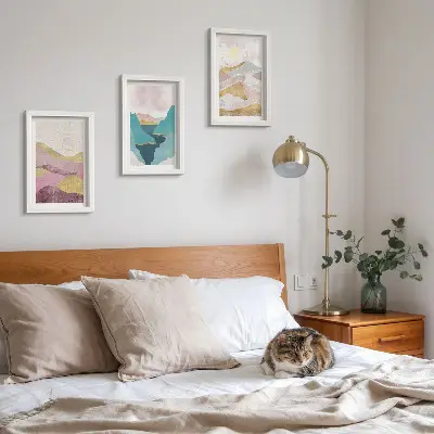 Lot de 3 tableaux représentant des paysages abstraits avec montagnes et soleil