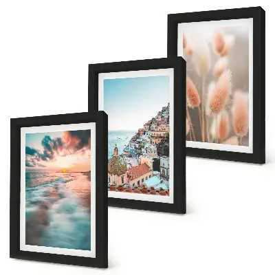 Ensemble de 3 tableaux représentant un coucher de soleil sur la mer avec des maisons colorées et des fleurs