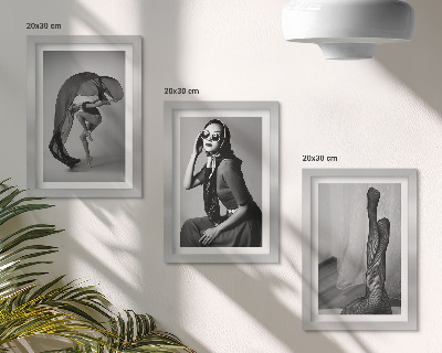 Mur de cadres Portraits élégants en noir et blanc de femmes dans des poses raffinées