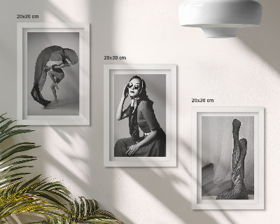 Mur de cadres Portraits élégants en noir et blanc de femmes dans des poses raffinées