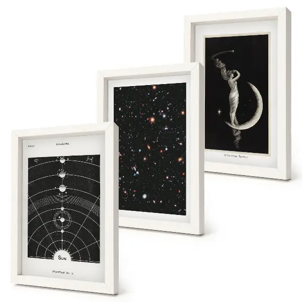 Lot de 3 tableaux représentant une figure nocturne de galaxie du système solaire sur la lune