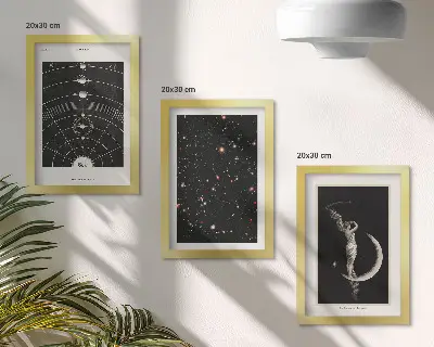 Lot de 3 tableaux représentant une figure nocturne de galaxie du système solaire sur la lune