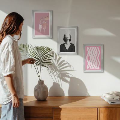 Lot de 3 tableaux Portrait élégant d'une femme se relaxant au champagne