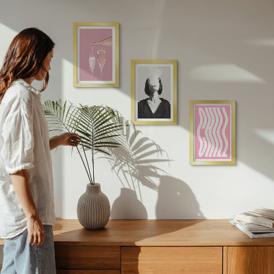 Lot de 3 tableaux Portrait élégant d'une femme se relaxant au champagne