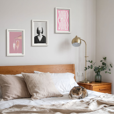 Lot de 3 tableaux Portrait élégant d'une femme se relaxant au champagne