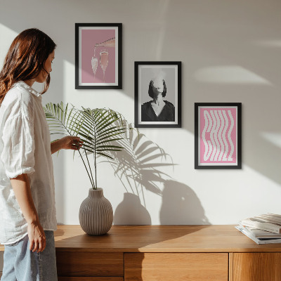 Lot de 3 tableaux Portrait élégant d'une femme se relaxant au champagne