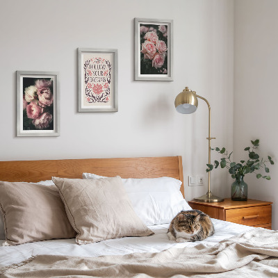 Ensemble de 3 tableaux Des roses anciennes avec une inscription sur les rêves