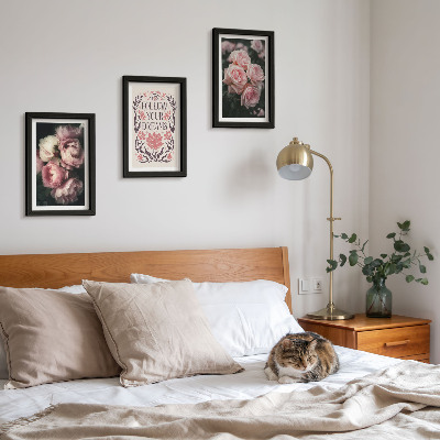 Ensemble de 3 tableaux Des roses anciennes avec une inscription sur les rêves