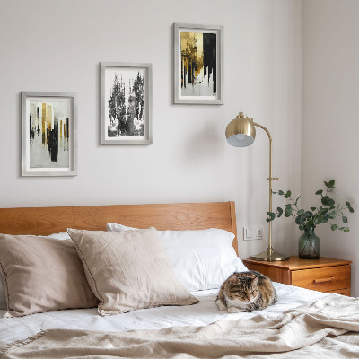 Mur de cadres Contraste entre abstractions, portraits et architecture