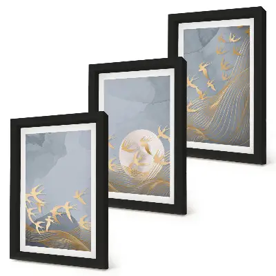 Ensemble de 3 tableaux représentant des oiseaux en vol sur fond de ciel et de lune