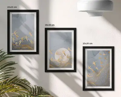 Ensemble de 3 tableaux représentant des oiseaux en vol sur fond de ciel et de lune