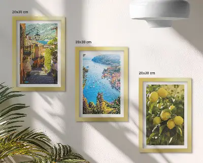 Ensemble de 3 tableaux représentant des rues pittoresques en bord de mer avec vue sur la mer et les citronniers