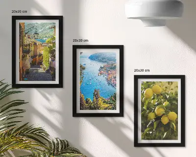 Ensemble de 3 tableaux représentant des rues pittoresques en bord de mer avec vue sur la mer et les citronniers