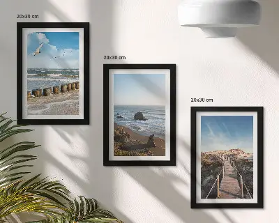 Lot de 3 tableaux représentant une vue de la plage avec les vagues, le ciel et une jetée