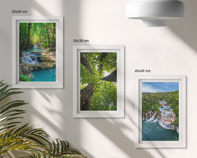 Ensemble de 3 tableaux Cascades dans une forêt verdoyante aux eaux cristallines