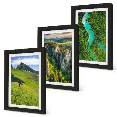 Mur de cadres Paysages de montagnes verdoyantes avec une rivière et des rochers