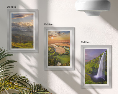 Ensemble de 3 tableaux Vues sur la rivière de montagne et les cascades en pleine nature