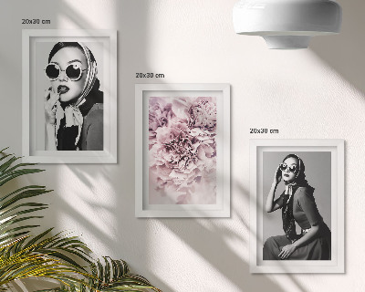 Ensemble de 3 tableaux Portraits élégants de femmes avec des fleurs roses
