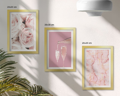 Mur de cadres Roses champagne et fond en marbre pastel