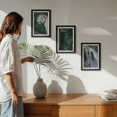 Lot de 3 tableaux représentant des feuilles de tigre blanc et une cascade dans la nature