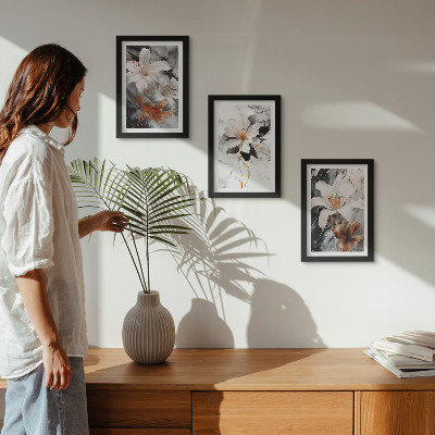 Ensemble de 3 tableaux Fleurs sur fond de marbre dans des tons de blanc et de noir