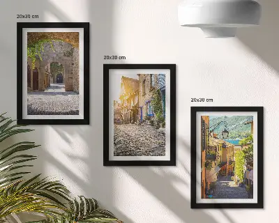 Mur de cadres rues charmantes bordées de bâtiments en pierre et de portails