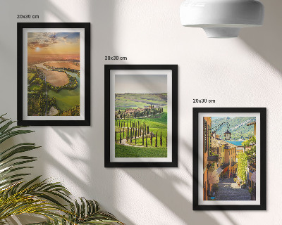 Lot de 3 tableaux Paysages italiens avec une rivière, des collines et une rue de ville