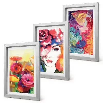 Mur de cadres fleurs aux couleurs intenses avec portrait de femme abstrait