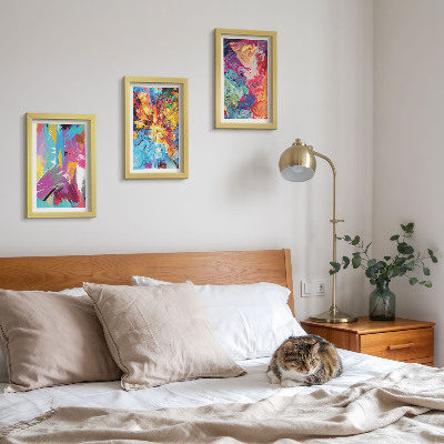 Mur de cadres Peintures abstraites colorées aux motifs dynamiques