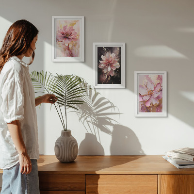 Mur de cadres Compositions florales dans les tons de rose et de blanc