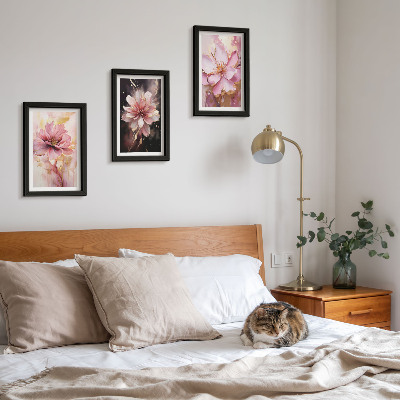 Mur de cadres Compositions florales dans les tons de rose et de blanc