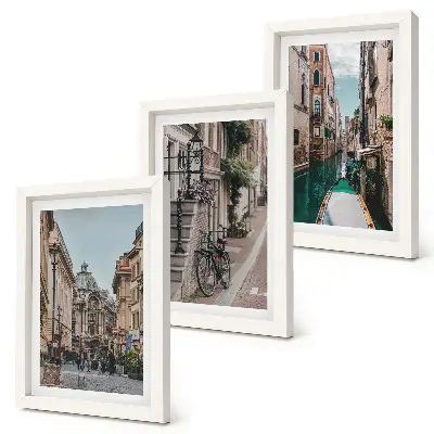Lot de 3 tableaux représentant des rues vénitiennes avec leur architecture et leurs canaux