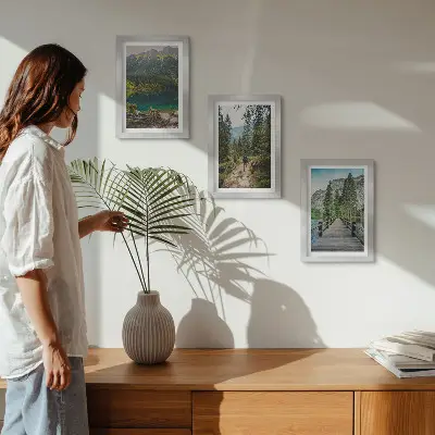 Ensemble de 3 tableaux représentant des montagnes, des lacs, des forêts et des sentiers dans la nature